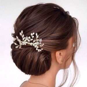 Bridal hair comb pearls silver